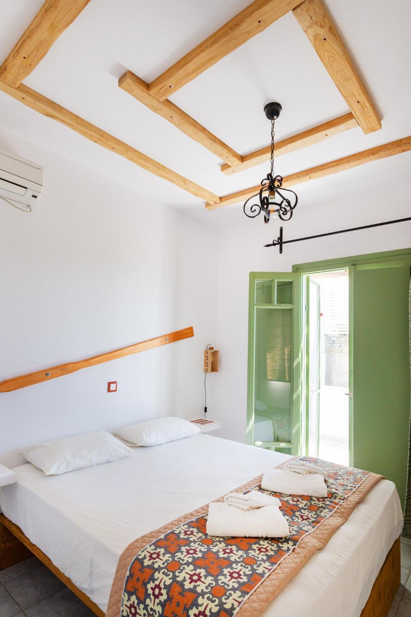 Ailouros Summer Hotel Szhinúsza Kültér fotó