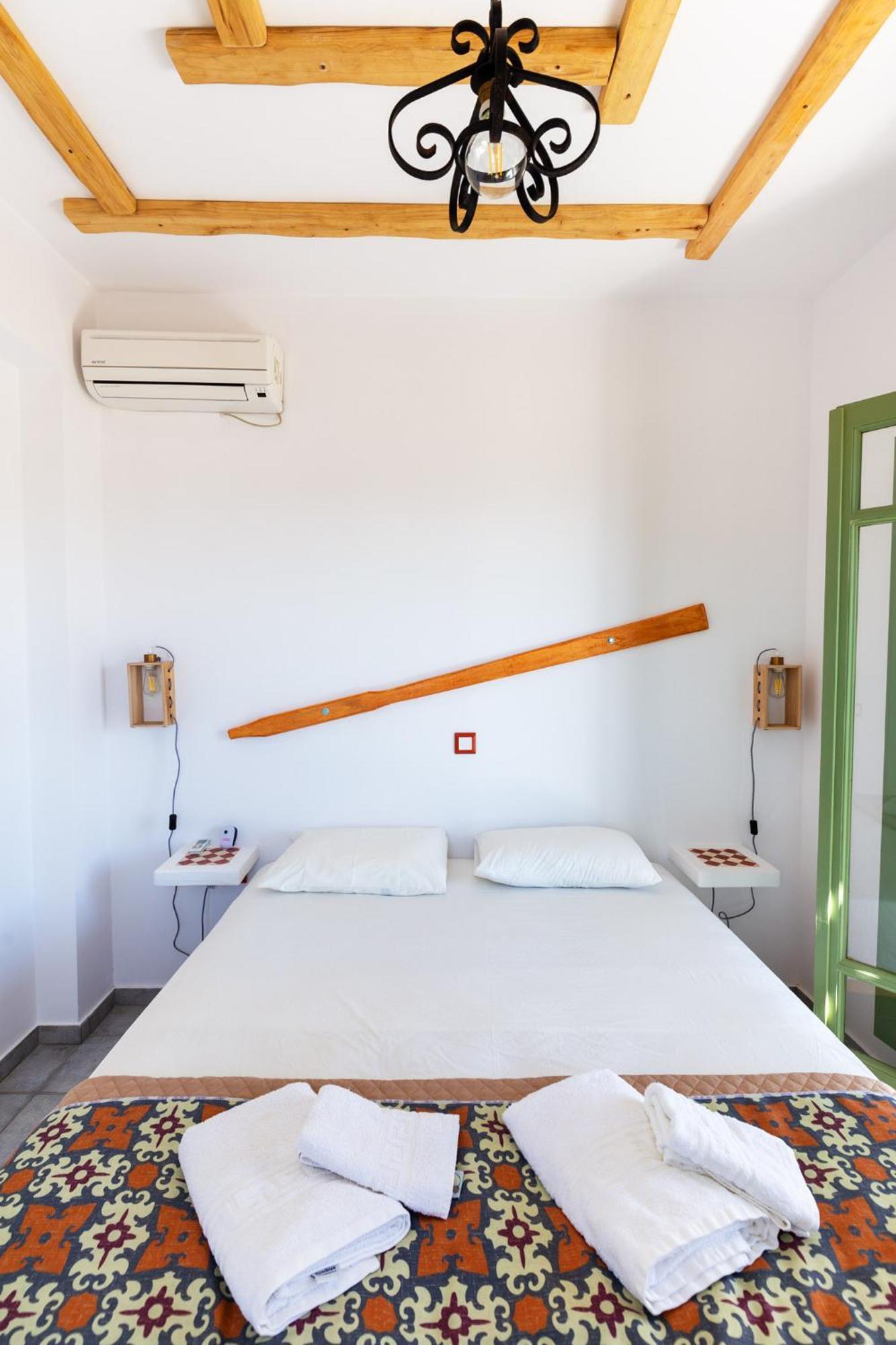 Ailouros Summer Hotel Szhinúsza Kültér fotó